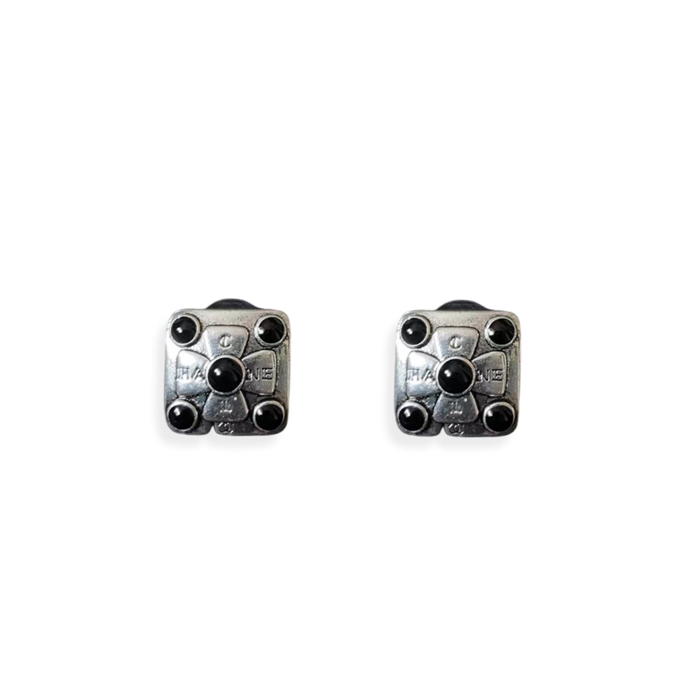 Ch**el ear clips